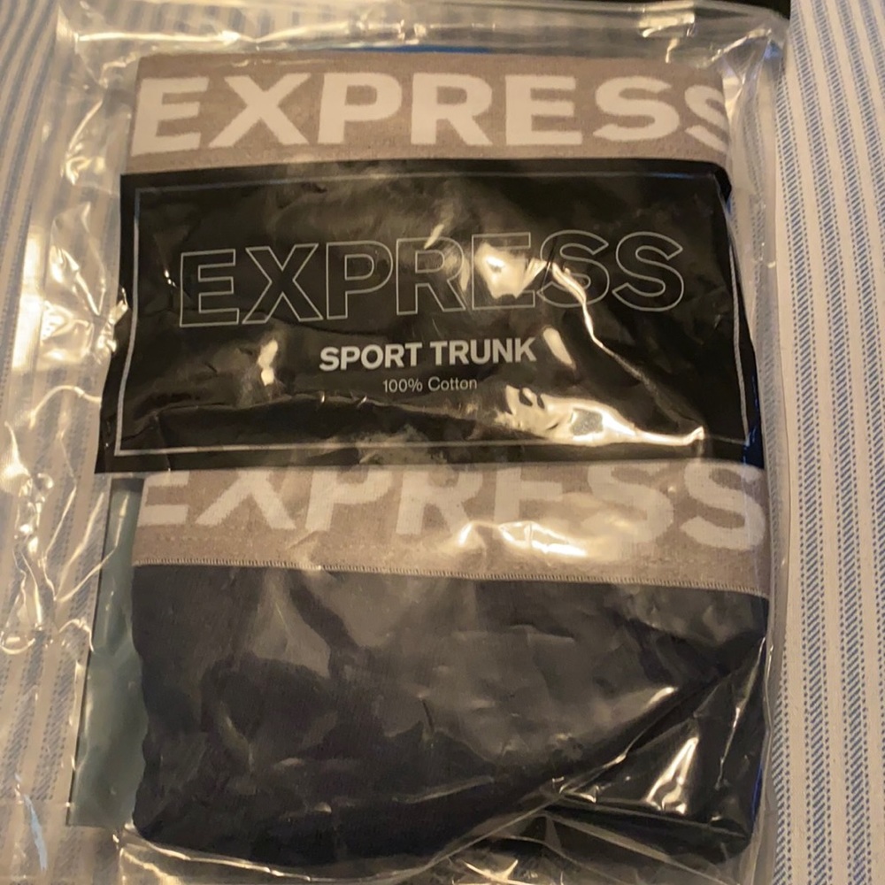 M en’s new Express sport trunks